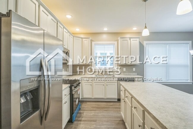 Building Photo - 216 Hendricks Pl