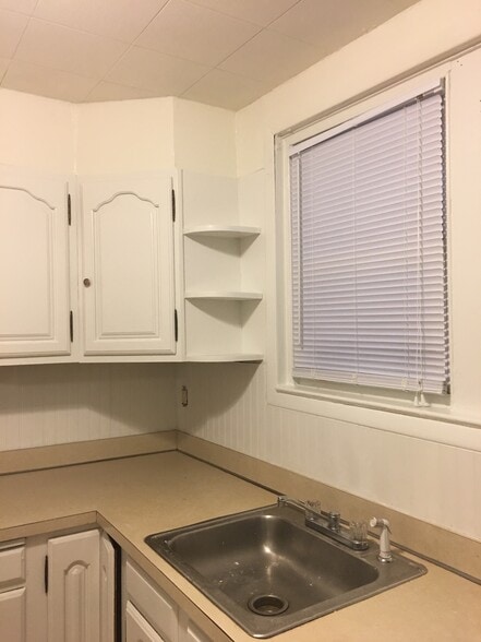 Building Photo - 1211 Alcott St