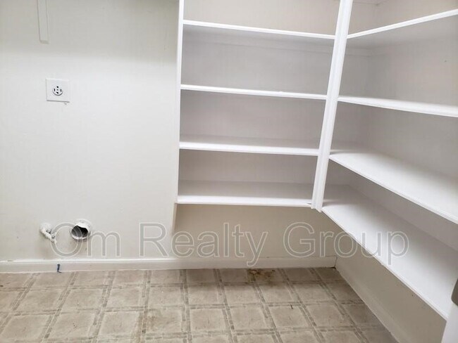 Building Photo - 6655 Stonefort Ct