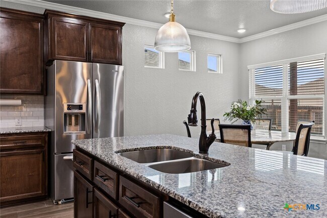Building Photo - 1614 Flatland Trl