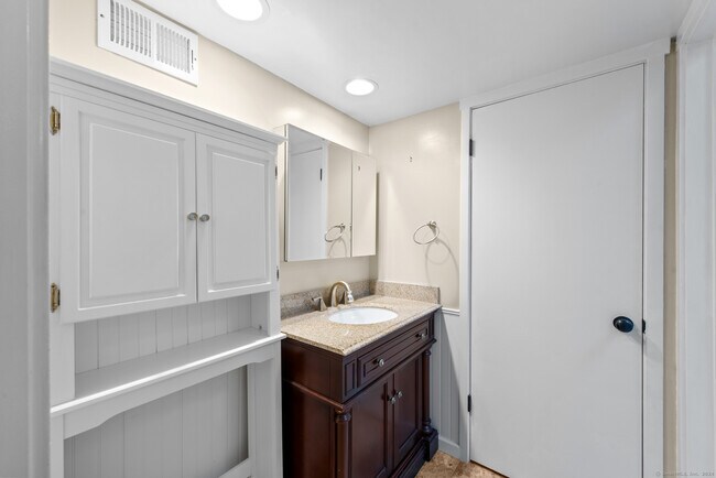 Building Photo - 50 Mallard Dr