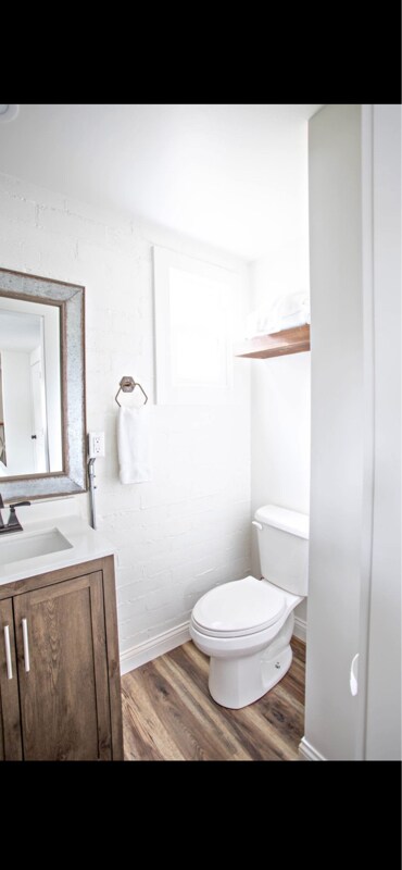 Building Photo - 396 N Elm St