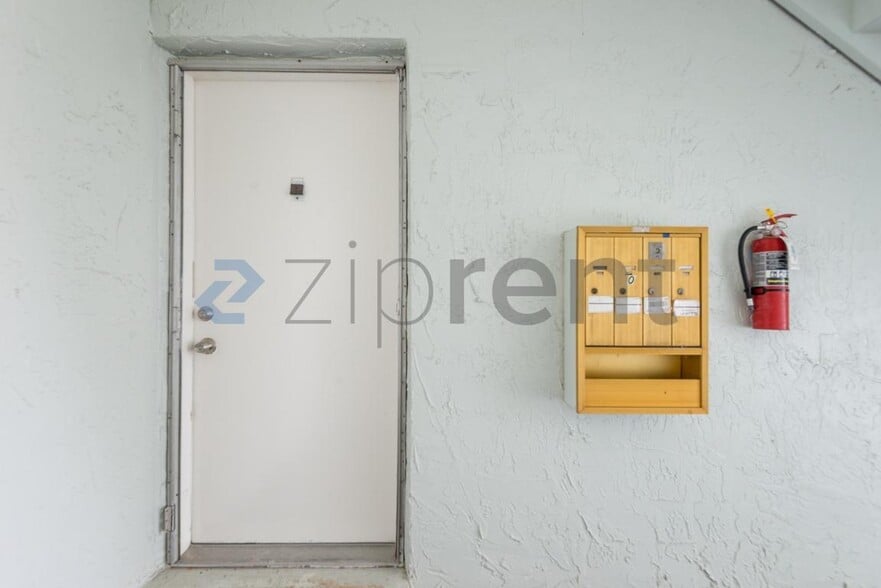 Building Photo - Unit 91