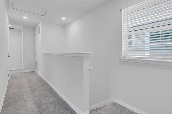 Building Photo - 10881 Molasses Wy