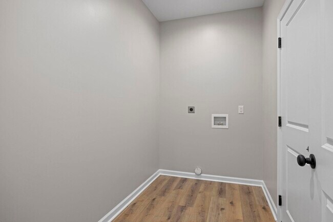 Building Photo - 10609 McGaheysville Rd