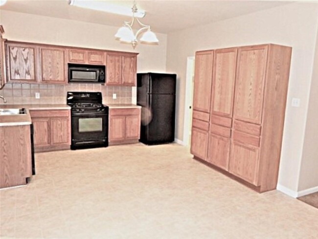 Building Photo - 18042 Platinum Springs Dr