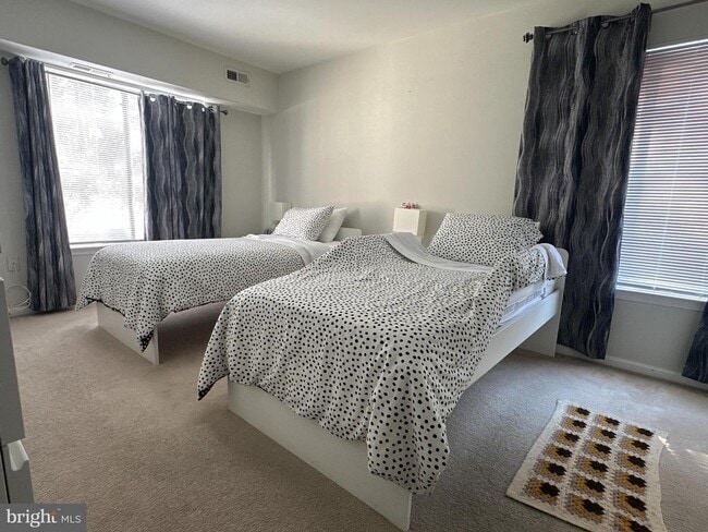 Building Photo - 9555 Battery Heights Blvd