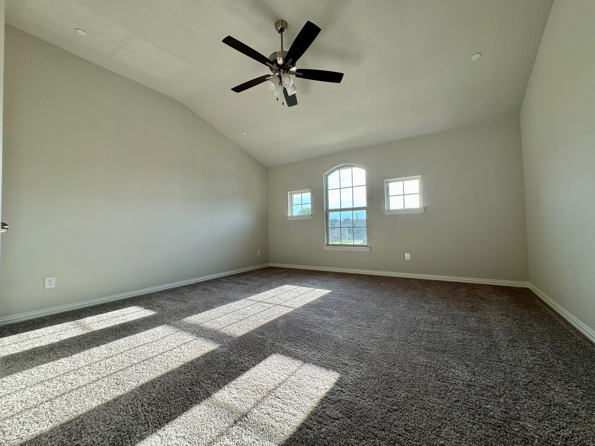 Building Photo - 3453 Solana Cir