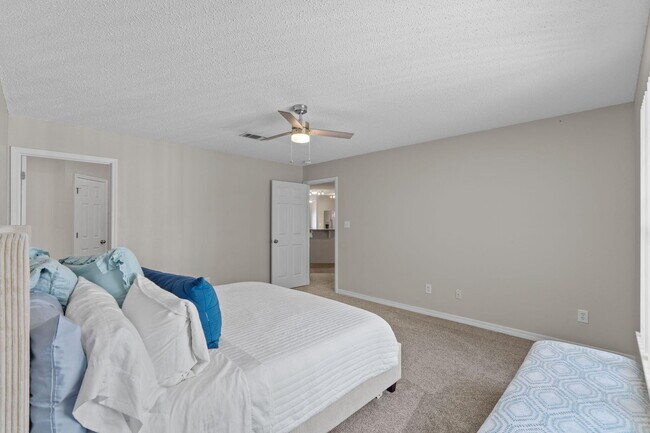 Building Photo - 7613 Marthas Way