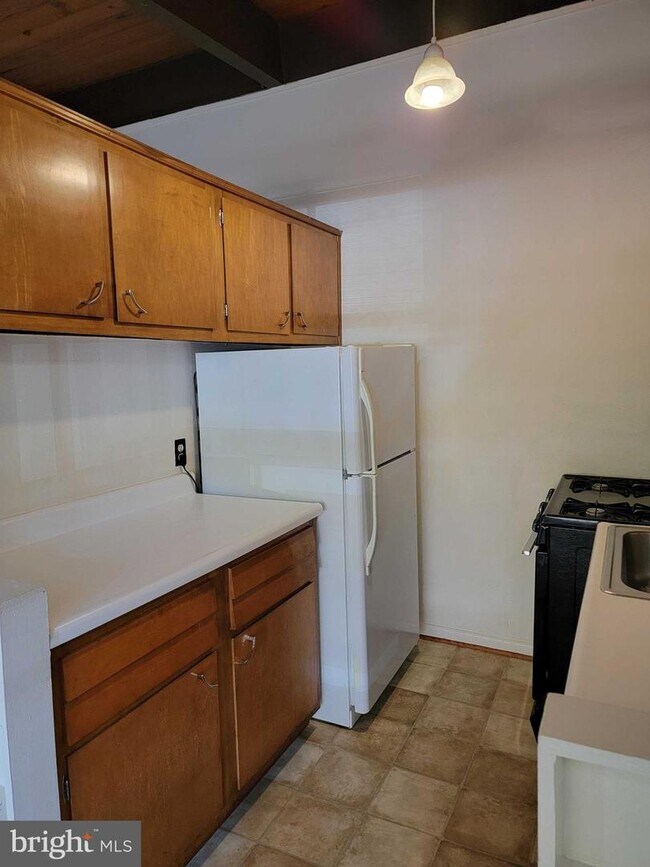 Building Photo - 4333 Americana Dr
