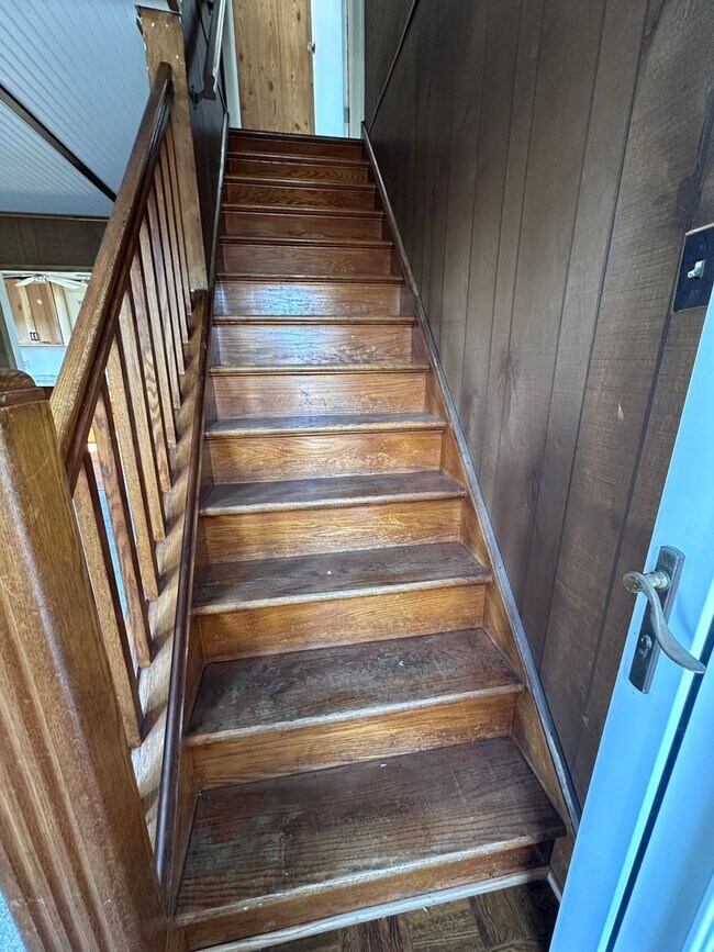 Building Photo - Cape Cod in Middletown 4 bedroom