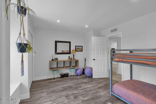 Building Photo - 779 Clay Ct