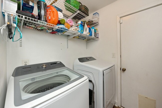 Building Photo - 615 St Martin Cove