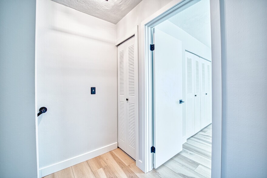 Building Photo - 11912 Cypress Hill Cir