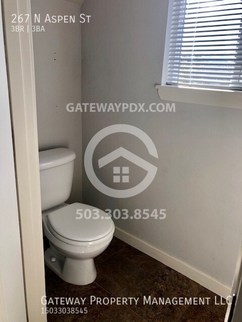 Building Photo - 267 N Aspen St