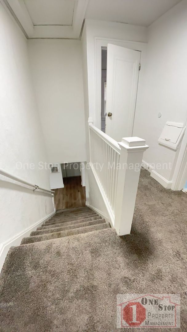 Building Photo - Gorgeous and Unique 4 Bedroom 1.5 Bathroom...