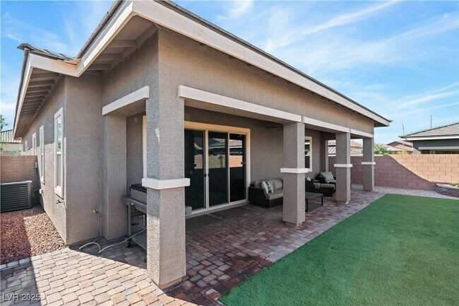 Building Photo - 359 Con Brio Ln