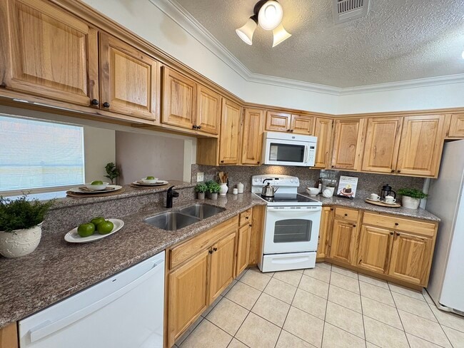 Building Photo - 4834 Bridgemont Ln