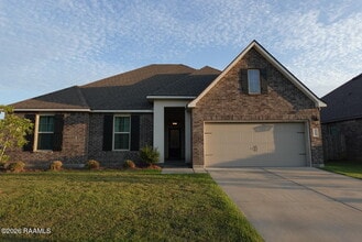 Building Photo - 401 Dua Ln