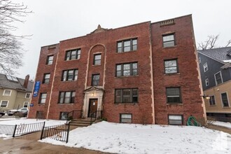 Building Photo - 2 bedroom in Evanston IL 60202