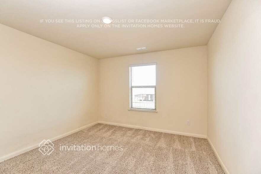 Building Photo - 3032 Chico Dr