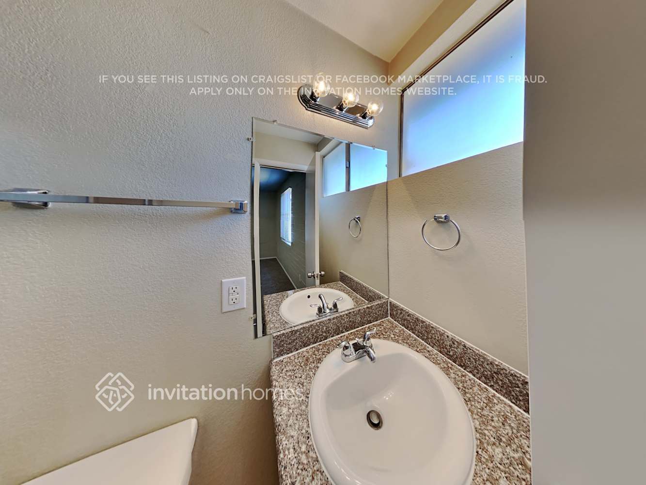 Building Photo - 1314 E Mercer Ln