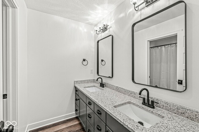 Building Photo - 4852 Havenwood Dr