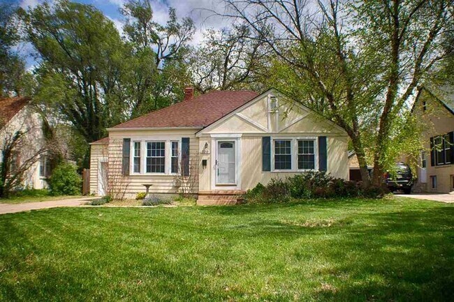 Primary Photo - 3 Bedroom 1 Bath - North of Kellogg and Ol...