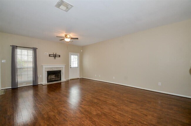 Building Photo - 8075 El Mundo St