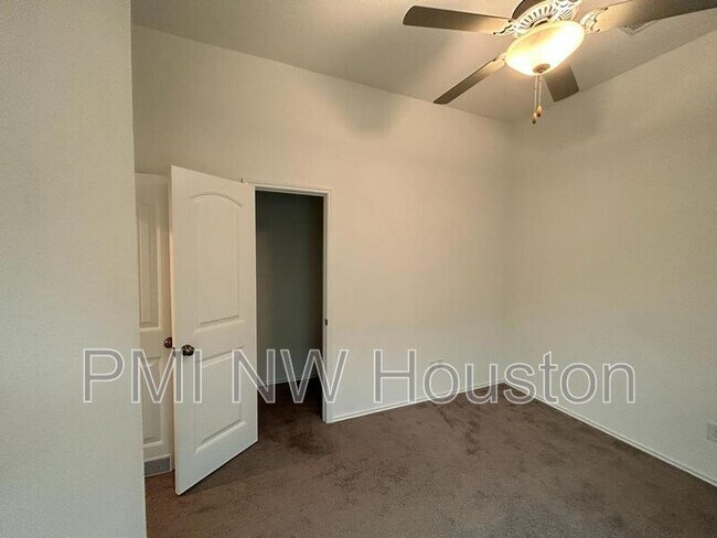 Building Photo - 10022 Granite Grove Ln