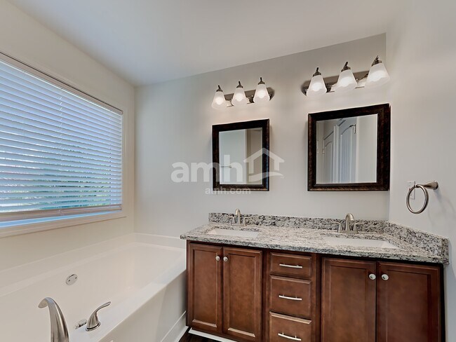 Building Photo - 104 Flagler Way