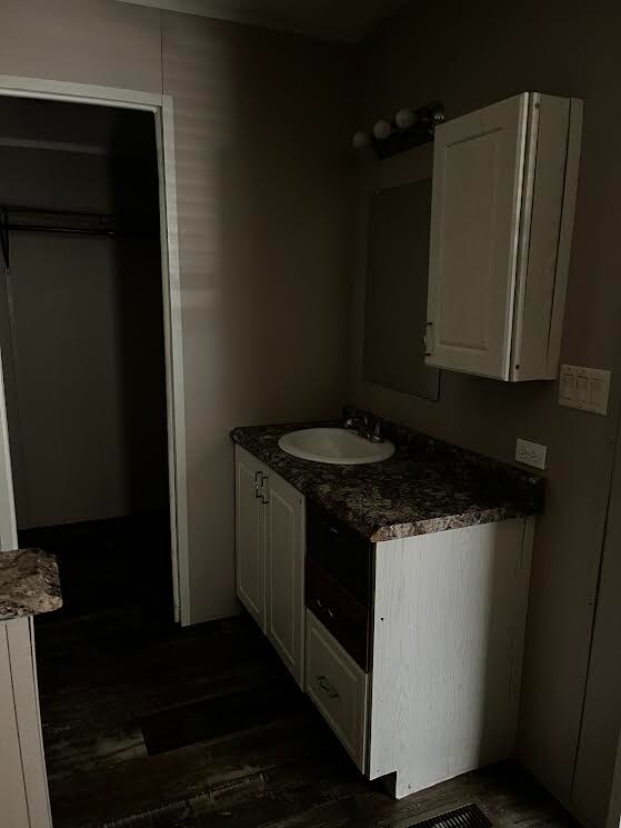 Building Photo - 411 Medford St