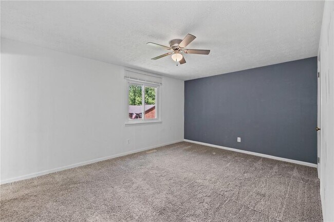 Building Photo - 880 Winfield Ct