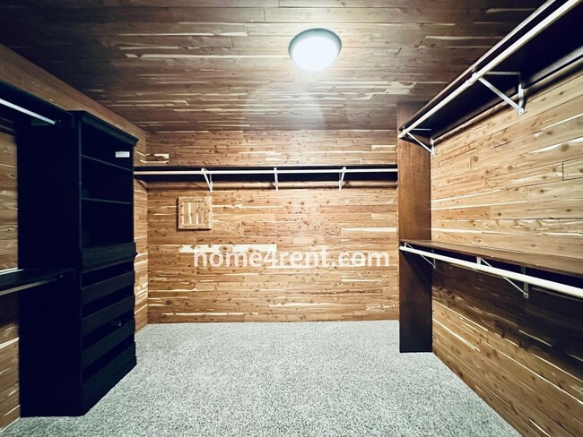 Building Photo - Maintenance Free! Main level Master, Finished Basement and Wood Floors in the Kitchen! *Brand New...