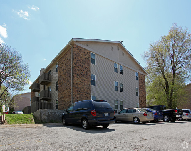 Building Photo - Broadway Village