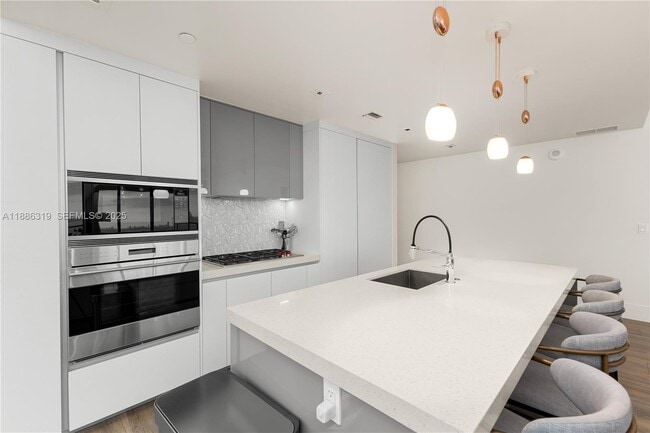 Building Photo - 788 NE 23rd St