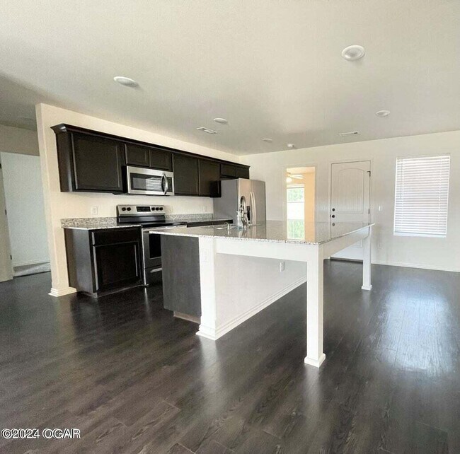 Building Photo - 1824 S Pennsylvania Ave