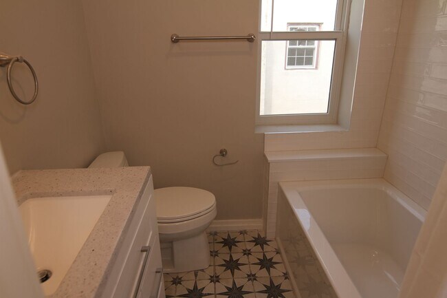 Building Photo - 3945 Baring St