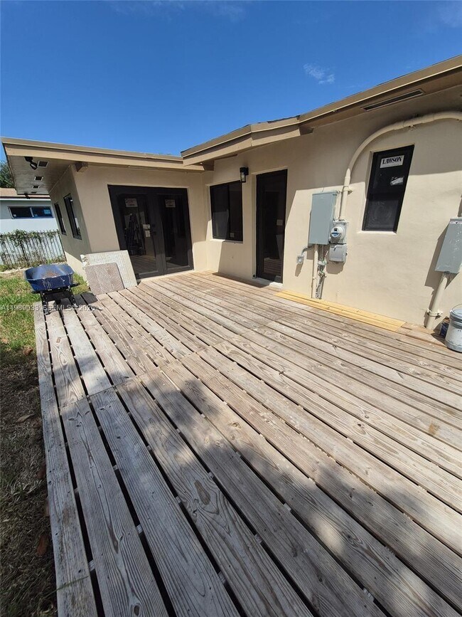 Building Photo - 270 NW 147th St