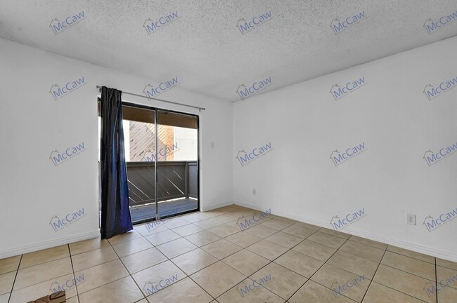 Building Photo - Updated Price!! Cute 2/2 Condo in Dallas!