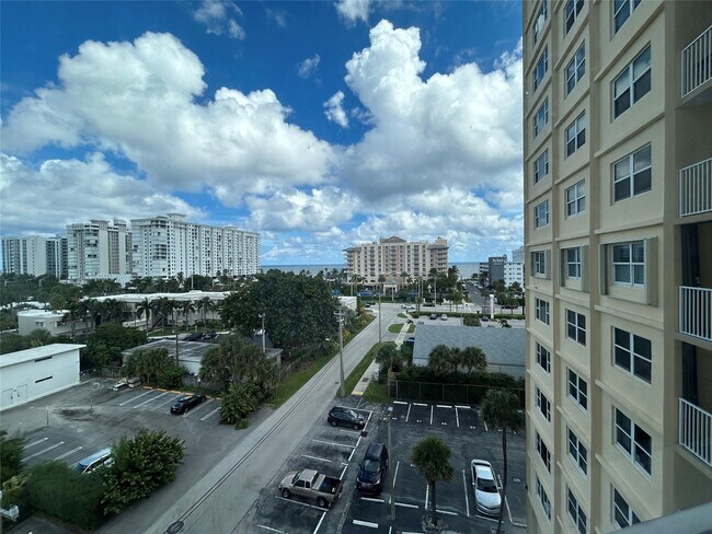 Building Photo - 1200 Hibiscus Ave