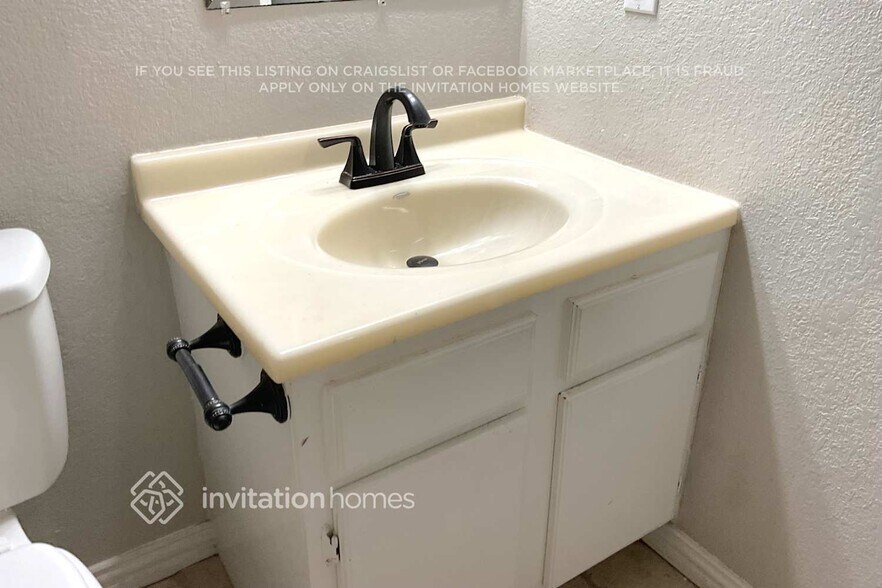 Building Photo - 203 Briar Creek Dr