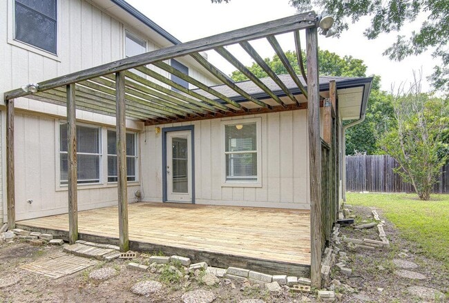 Building Photo - 4300 Companeros Way