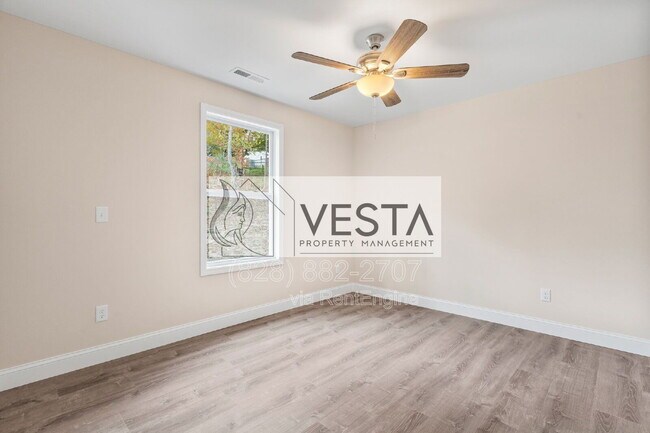 Building Photo - 2506 Turnpike Rd