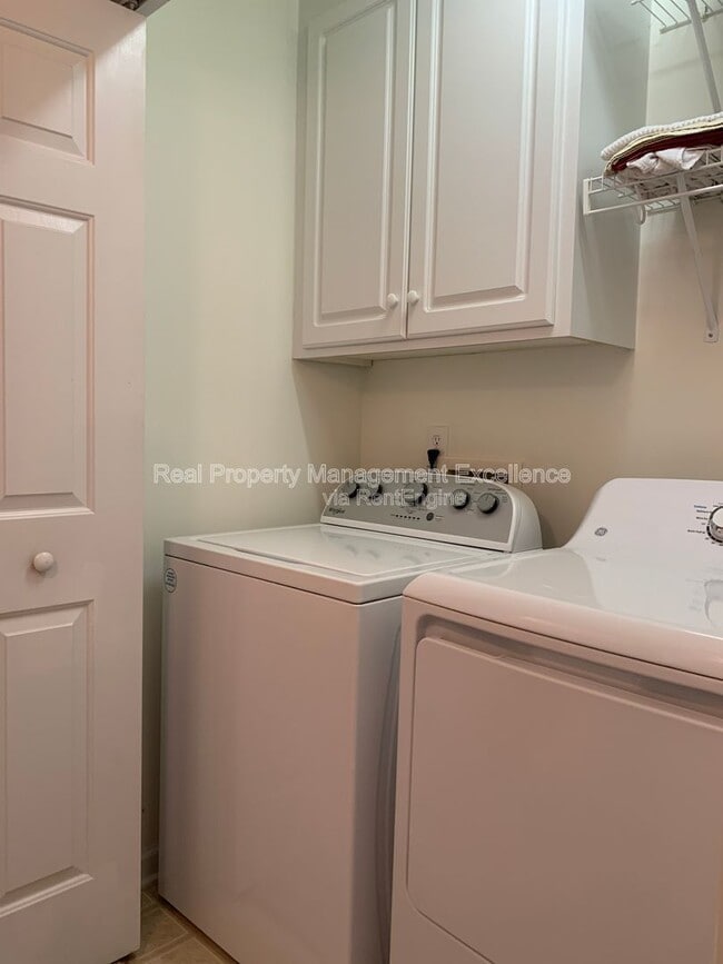 Building Photo - 205 Will Ct