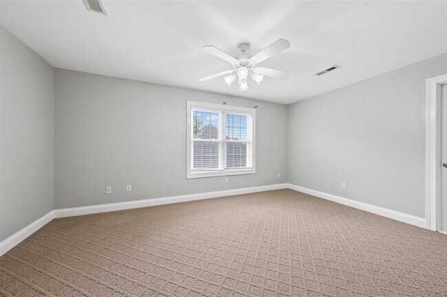 Building Photo - 3630 Amherst Dr