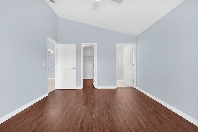 Building Photo - 2340 Commodores Club Blvd