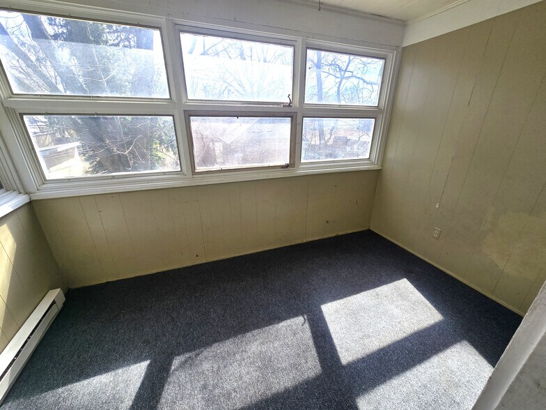 Building Photo - 333 Grand Ave