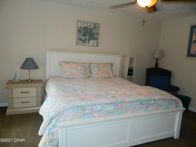 Building Photo - 7437 Beach Dr