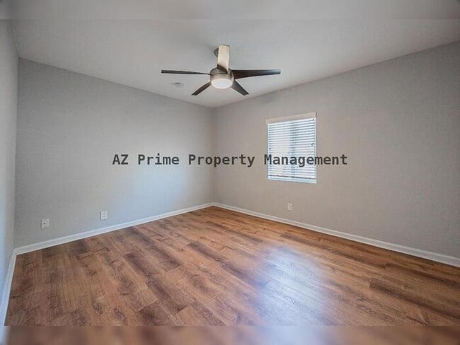 Building Photo - 1619 E Whitton Ave